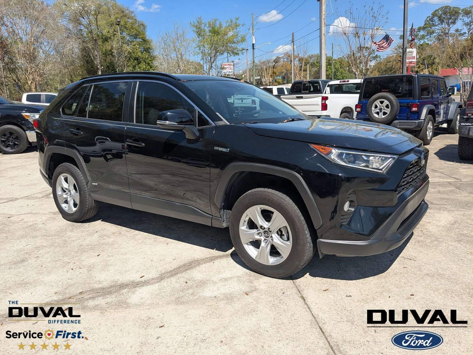 Used 2019 Toyota RAV4 XLE w/ Convenience Package image 1