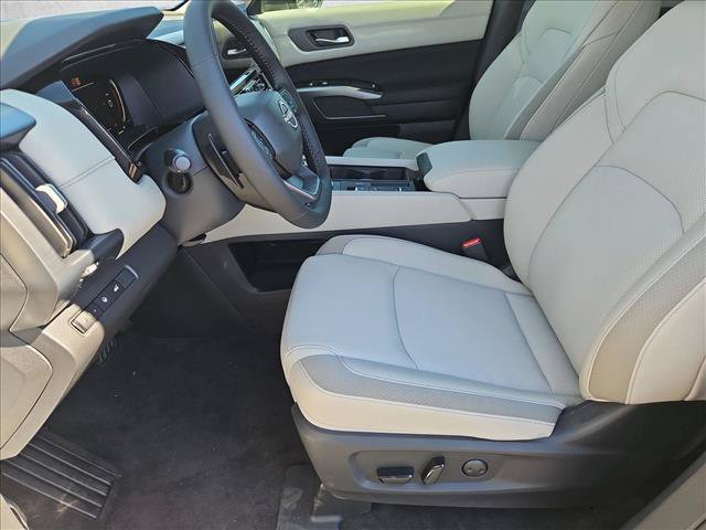New 2026 Nissan Pathfinder SL FWD image 4