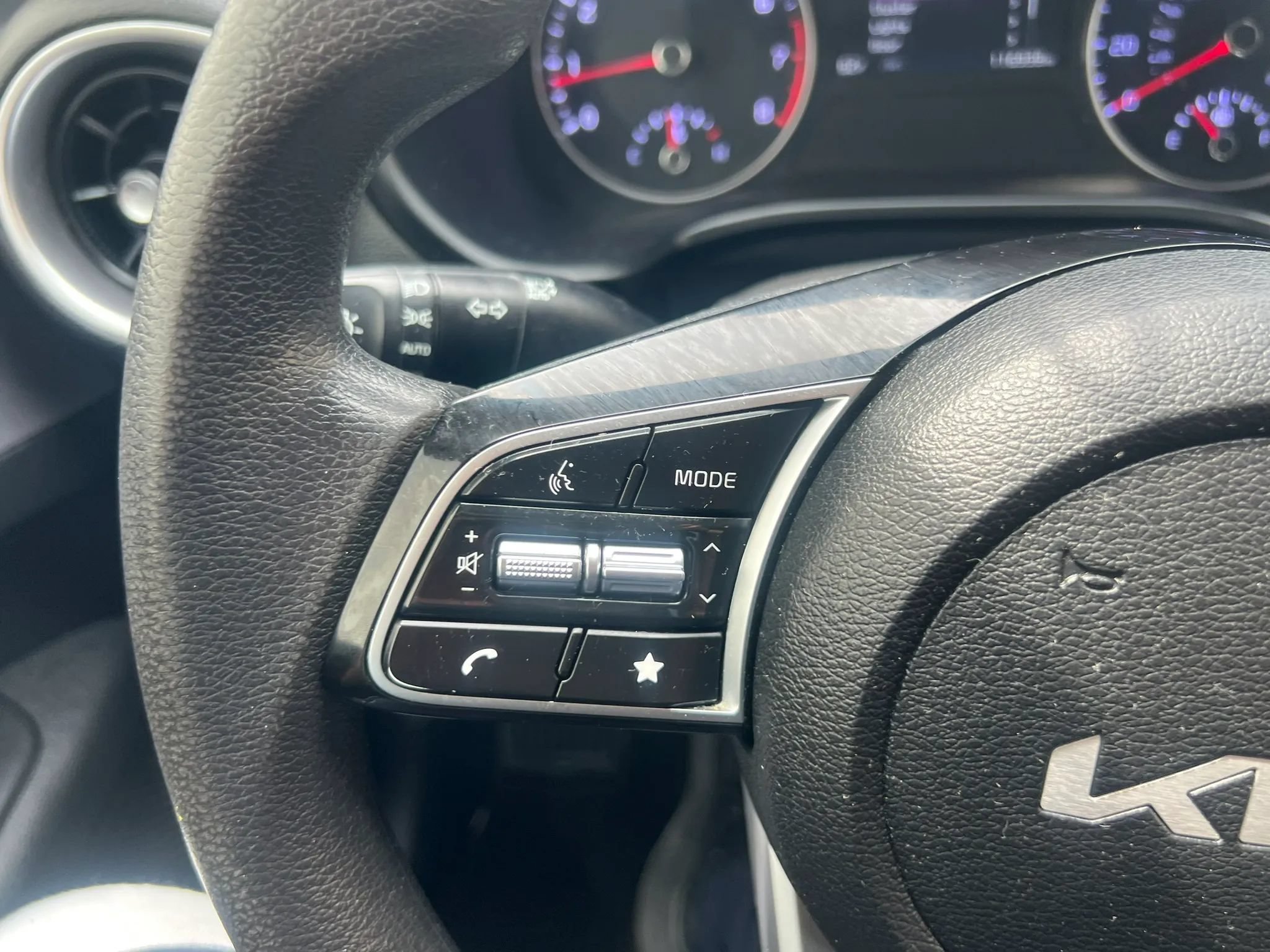 Used 2022 Kia Forte LXS FWD image 19