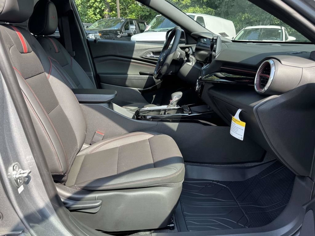 New 2026 Chevrolet Trax RS w/ Sunroof Package FWD image 14