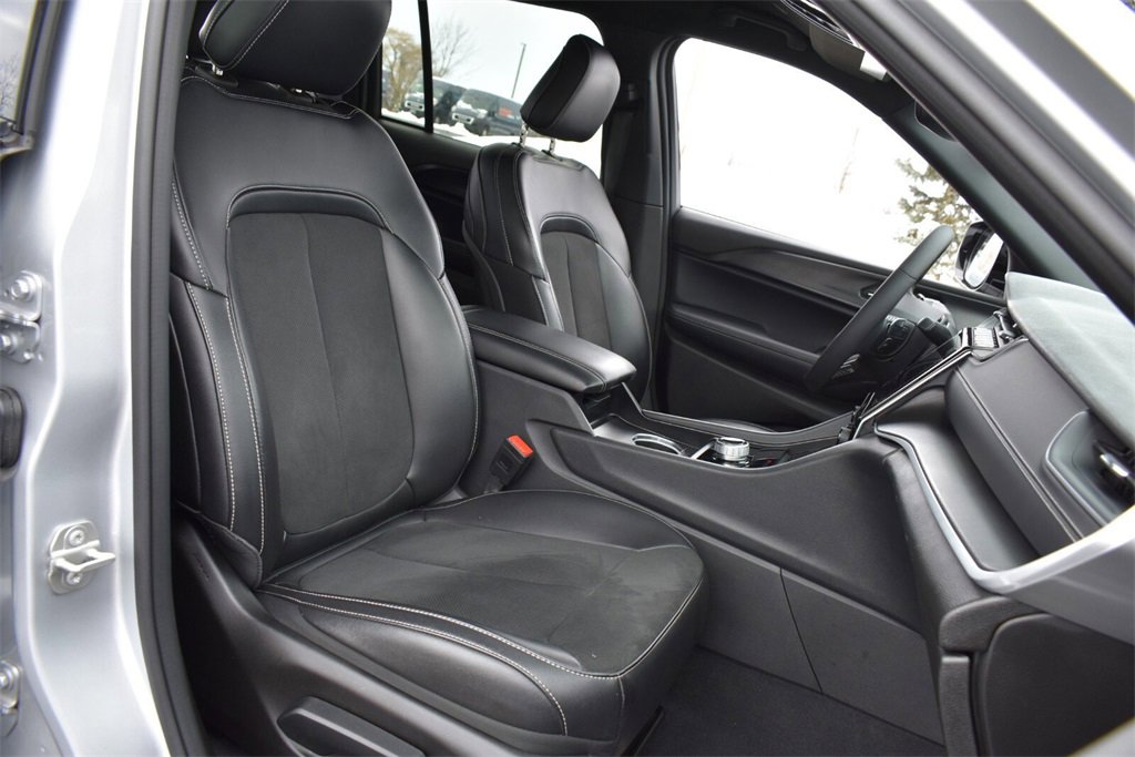 Used 2024 Jeep Grand Cherokee Altitude image 31