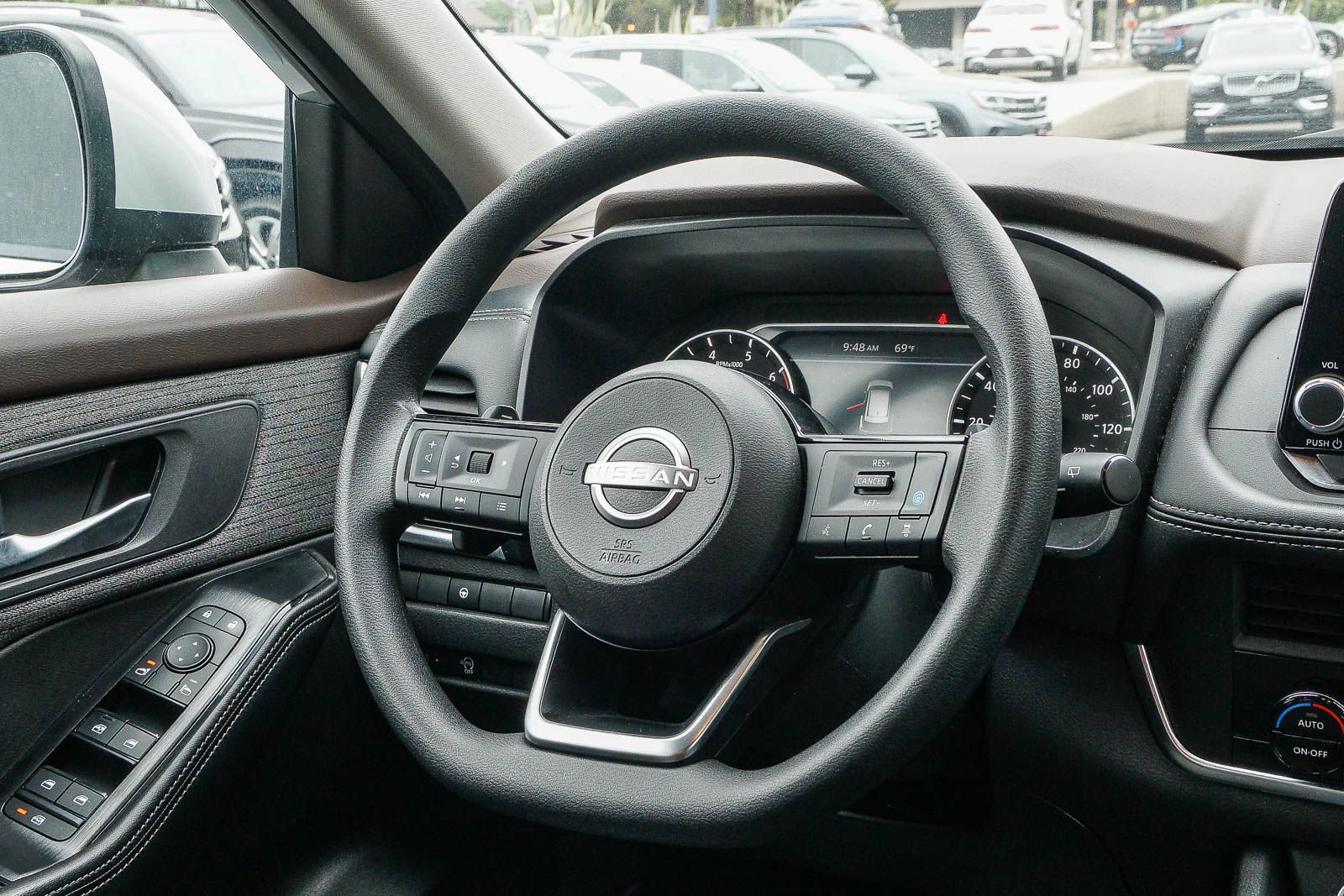 Used 2023 Nissan Rogue SV FWD image 17