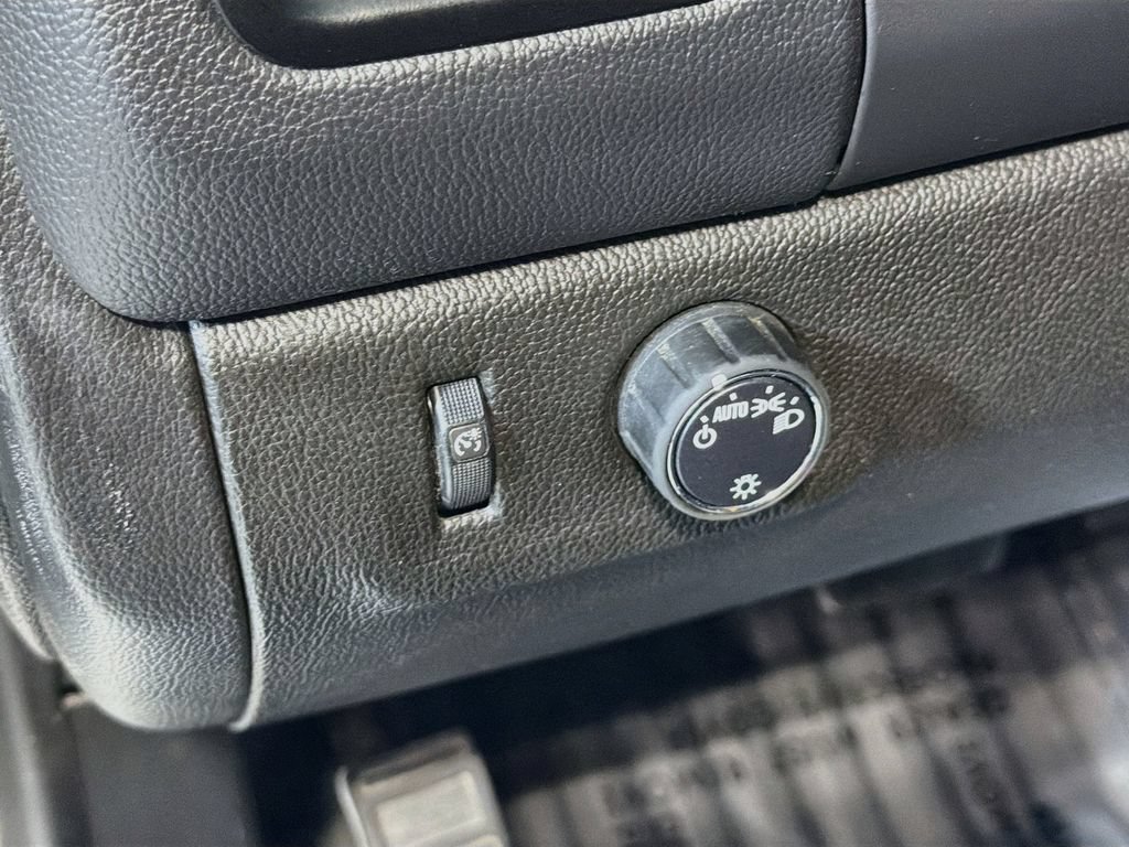 Used 2022 Chevrolet Colorado LT w/ Fleet Safety Package RWD image 12