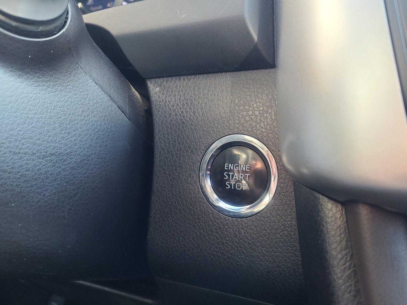 Used 2018 Toyota Highlander XLE image 29