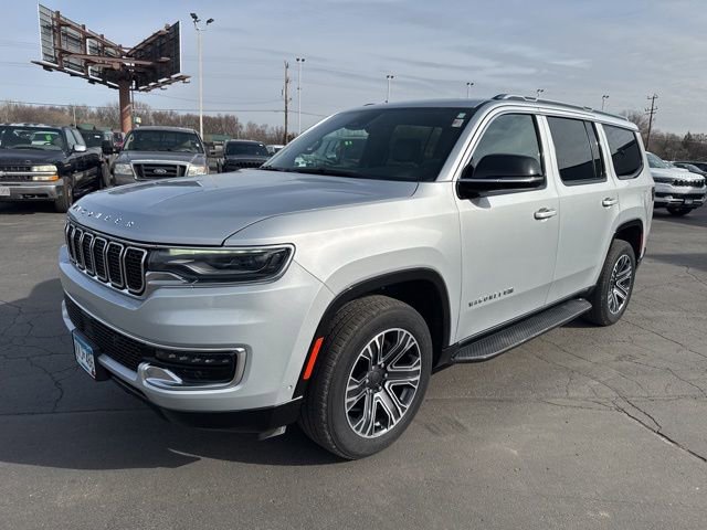 Used 2023 Jeep Wagoneer 4WD w/ Premium Group I image 4