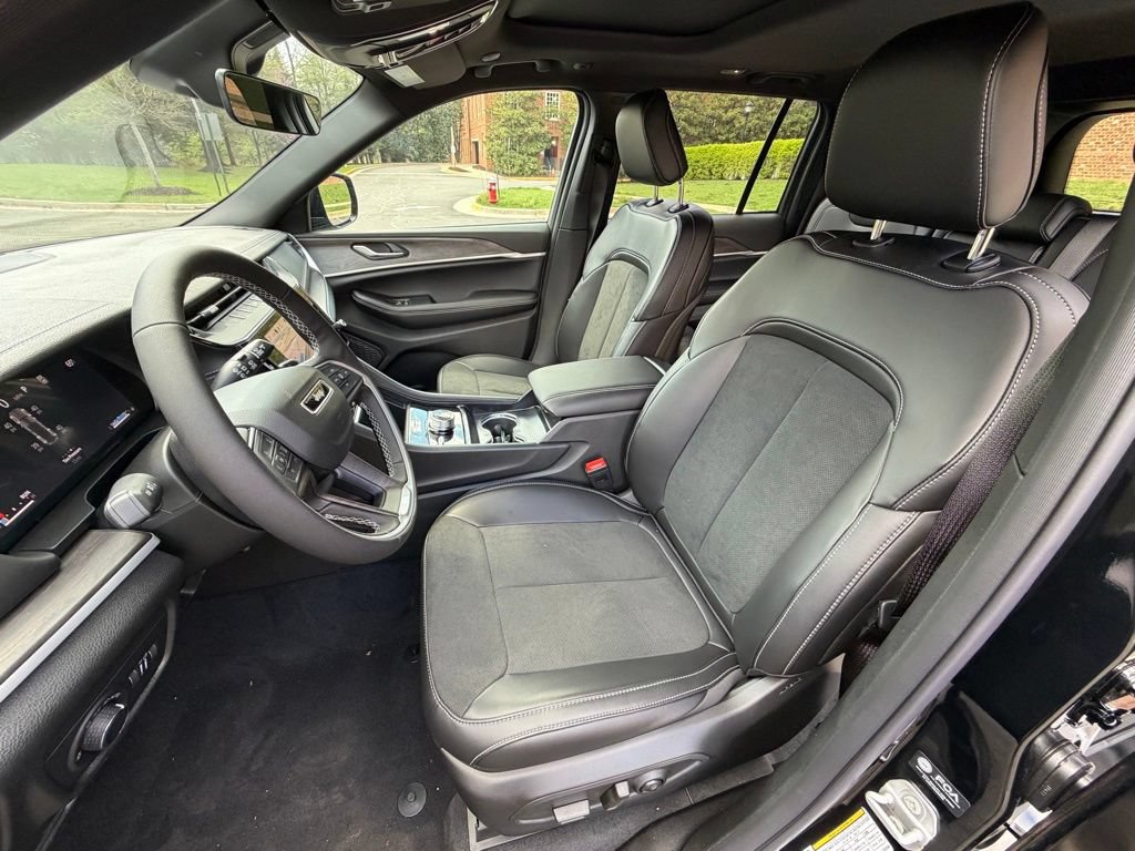 New 2026 Jeep Grand Cherokee Altitude AWD/4WD image 14