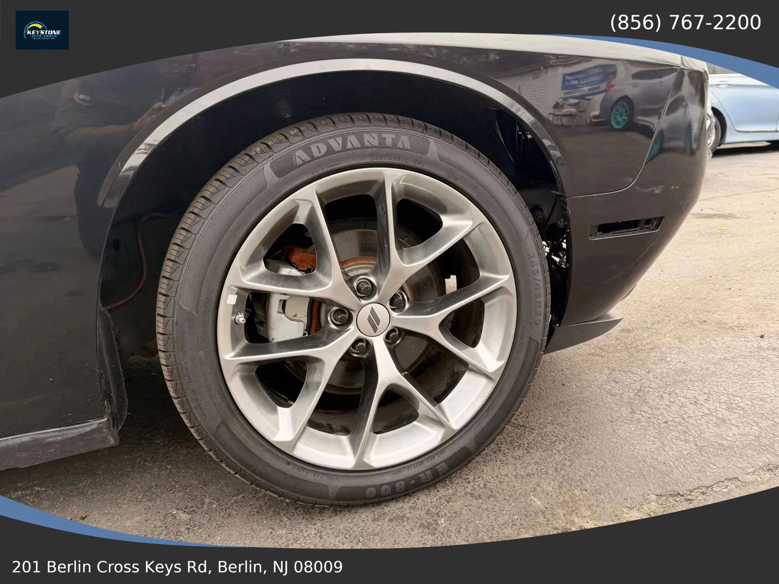 Used 2015 Dodge Challenger SXT RWD image 9