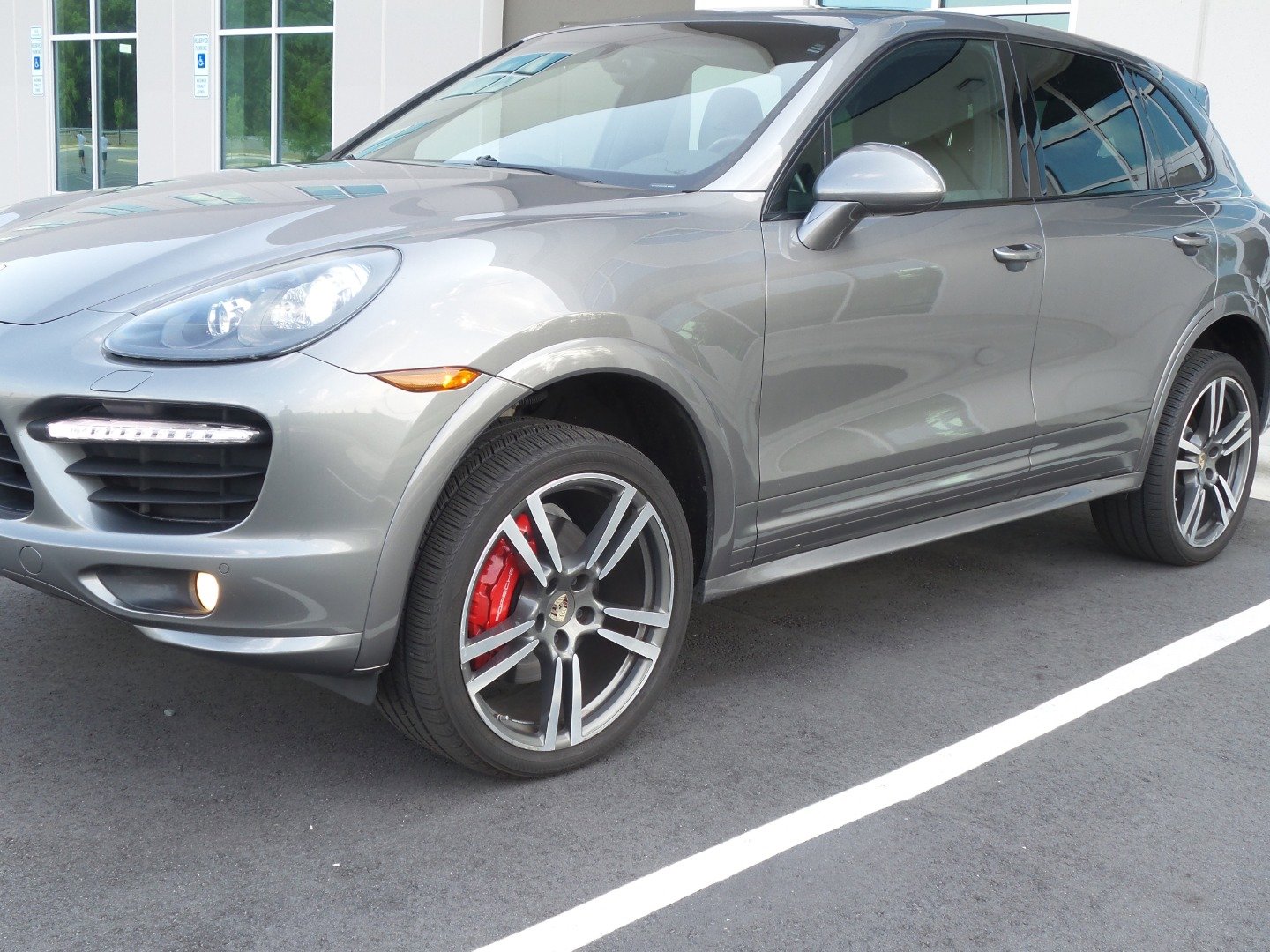 Used 2013 Porsche Cayenne GTS image 87