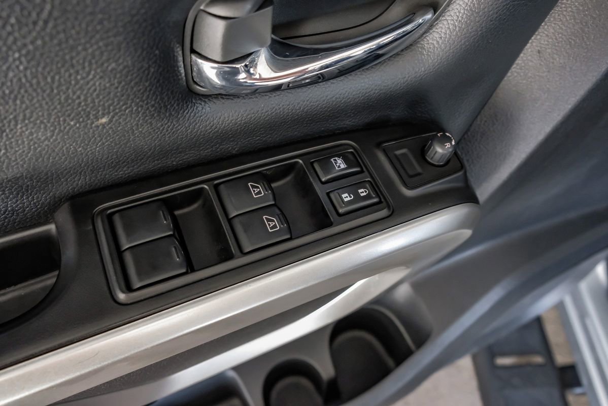 Used 2019 Nissan Titan PRO-4X image 42