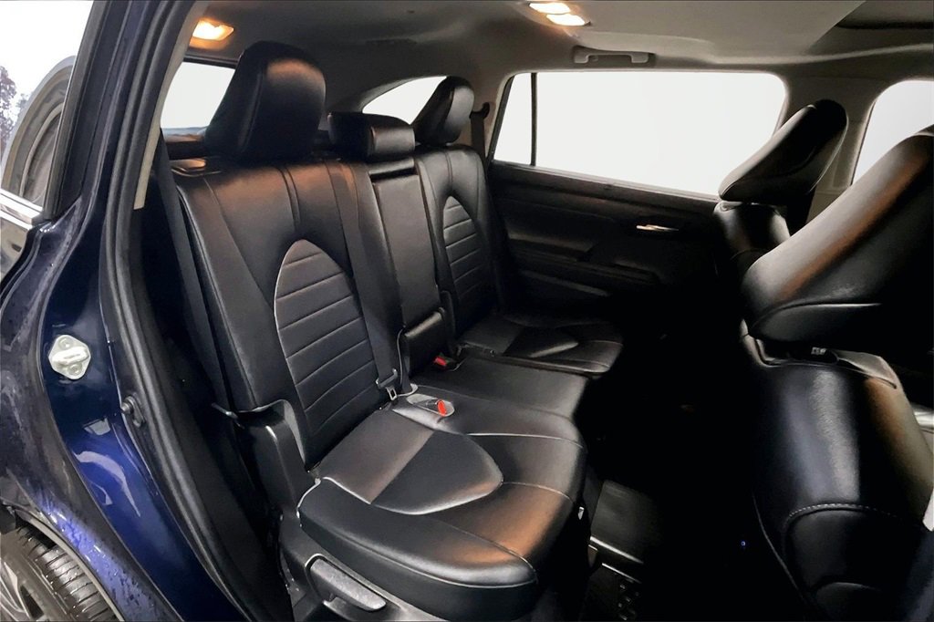 Used 2022 Toyota Highlander XLE image 24