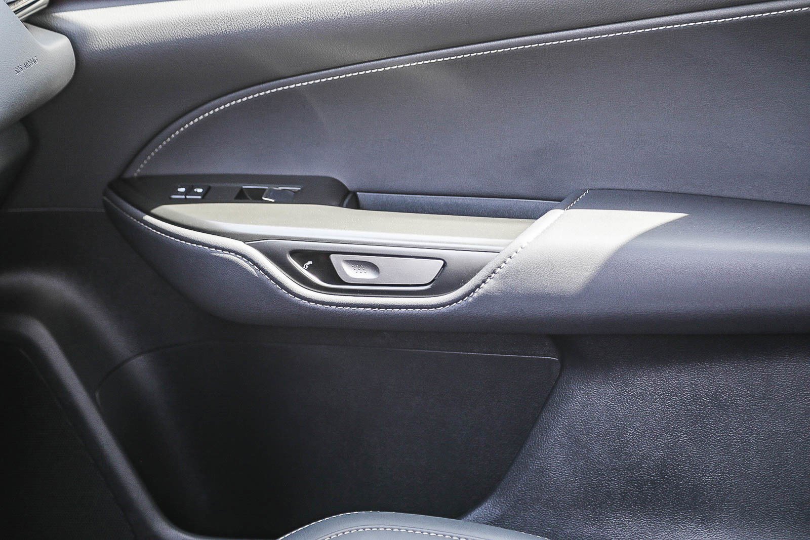 Used 2025 Lexus NX 450h+ AWD w/ Accessory Package (Z2) image 21