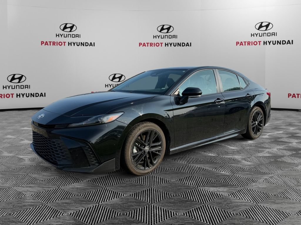 Used 2025 Toyota Camry SE FWD image 7