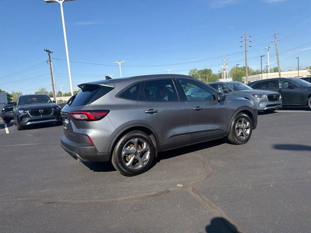 Used 2025 Ford Escape ST-Line FWD image 9