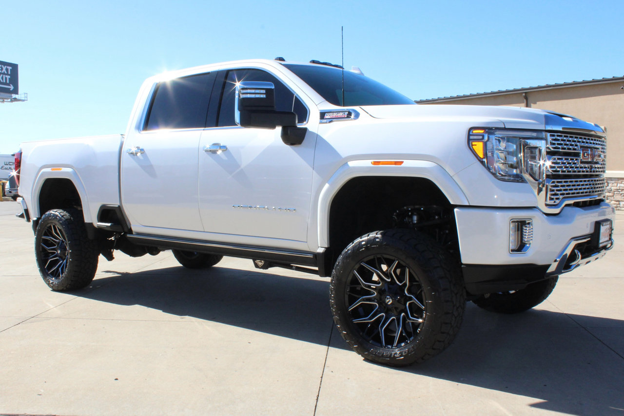 Used 2022 GMC Sierra 3500 Denali w/ Denali Ultimate Package image 14
