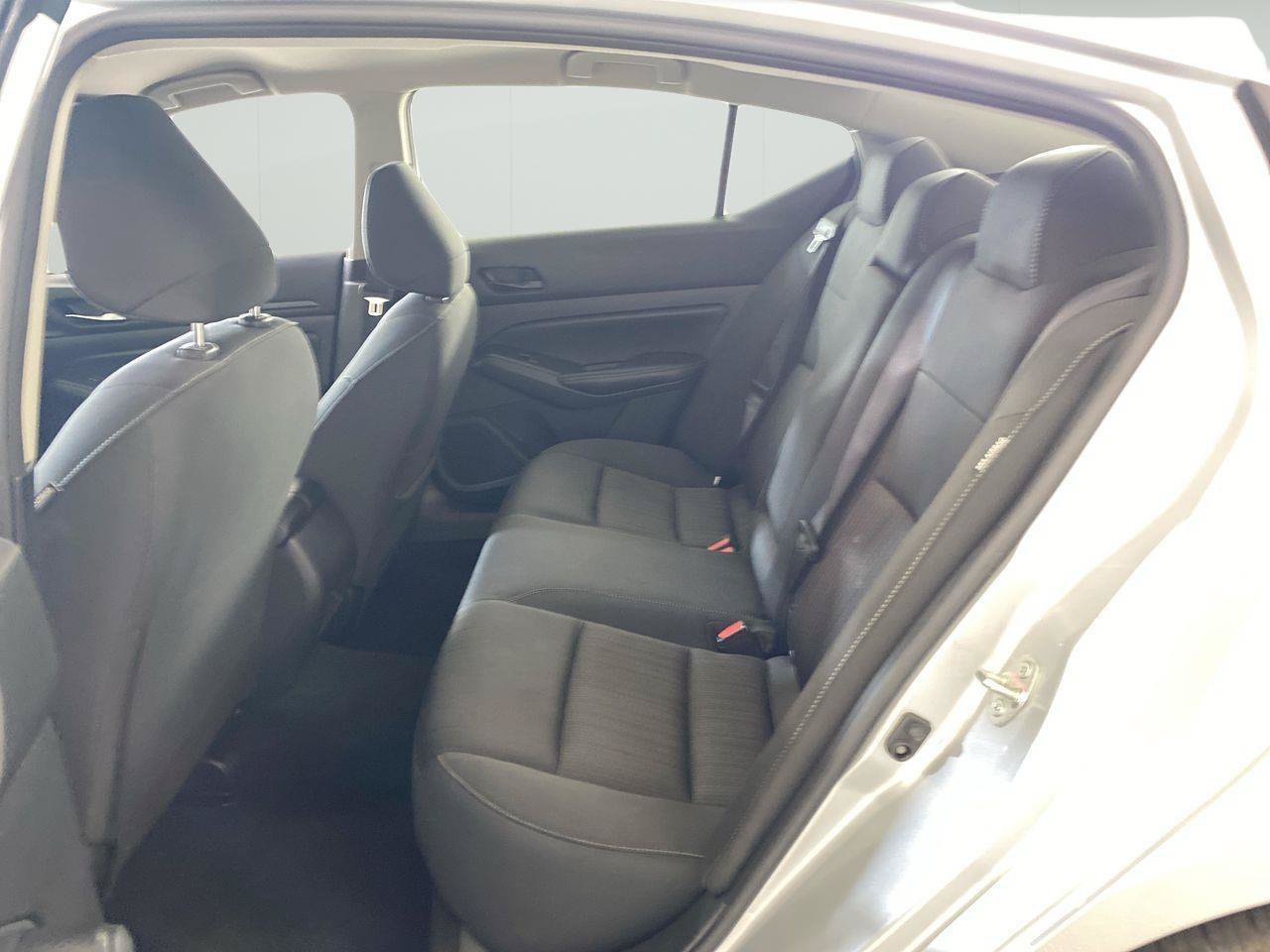 Used 2024 Nissan Altima 2.5 SV FWD image 14