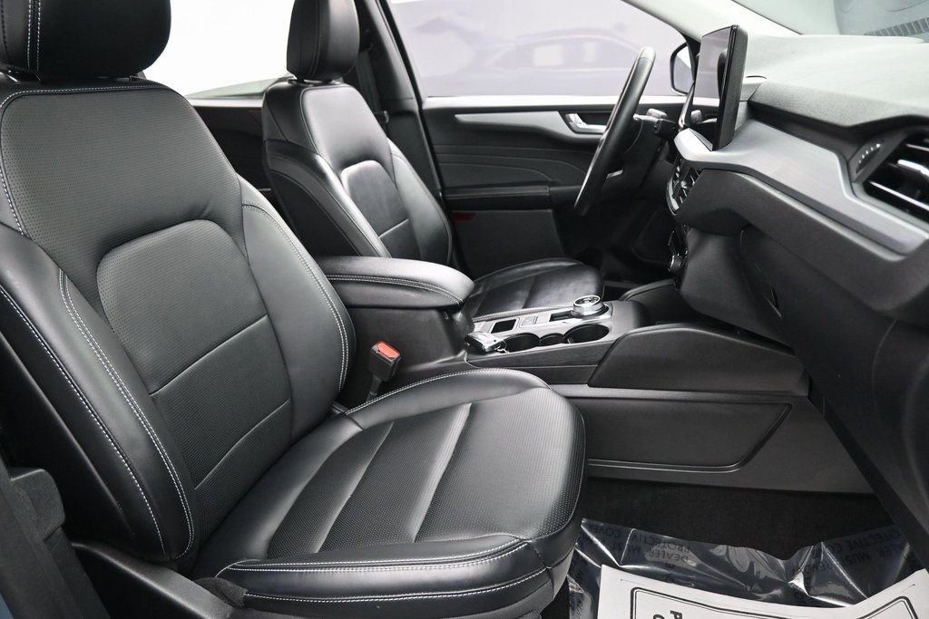 Used 2025 Ford Escape Platinum AWD/4WD image 33