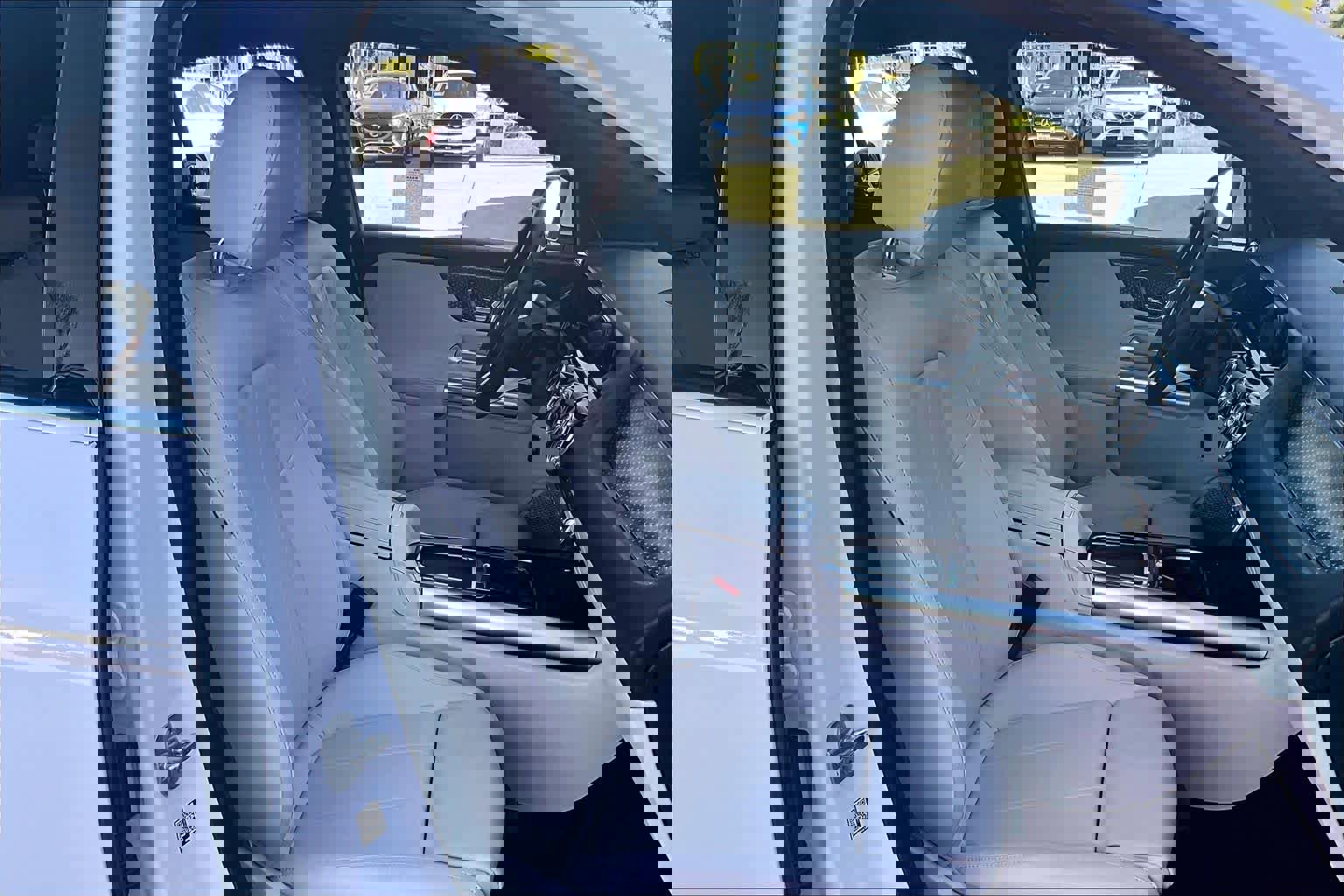 Used 2025 Mercedes-Benz GLA 250 image 8