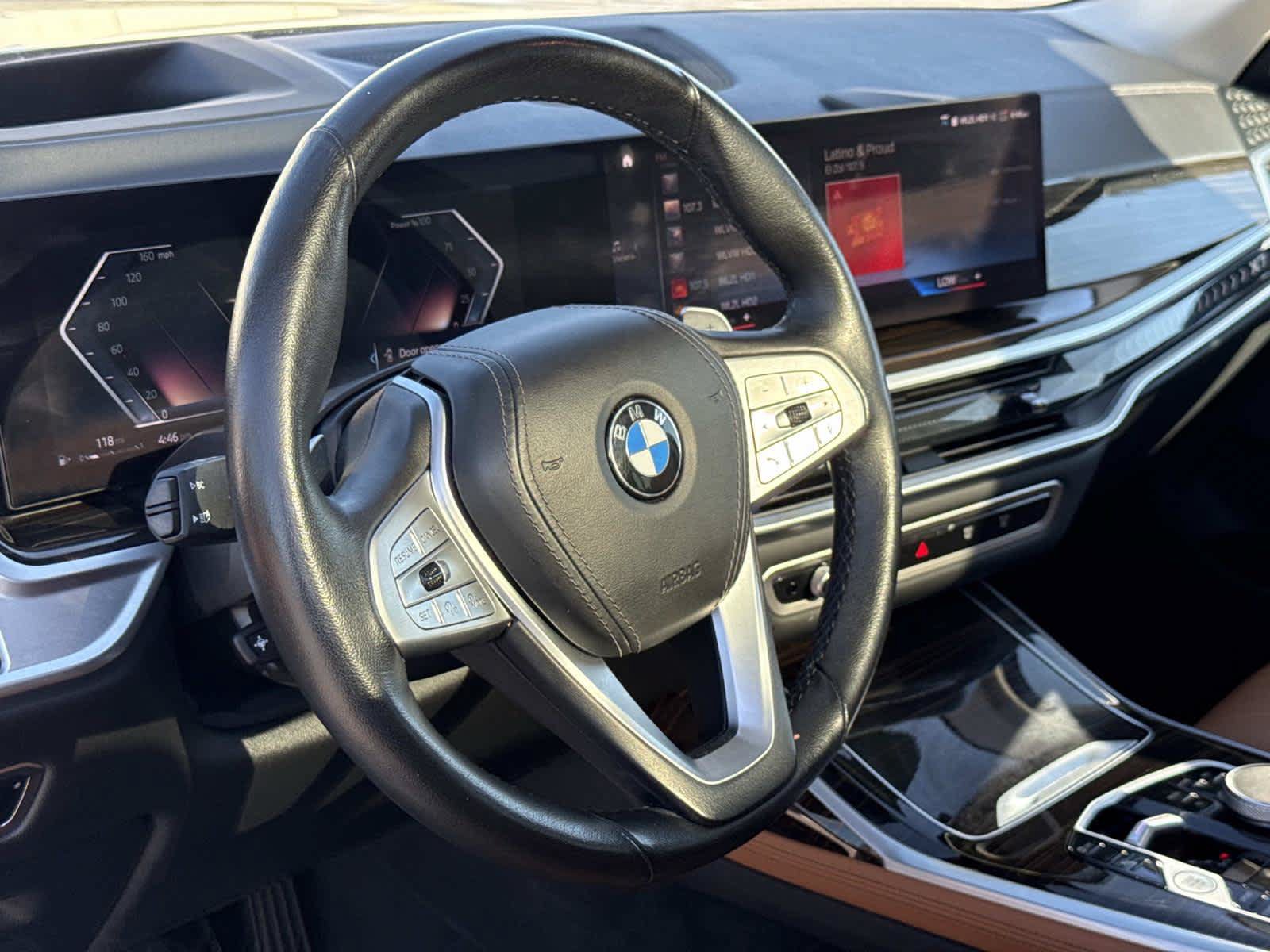 Used 2023 BMW X7 xDrive40i w/ Premium Package AWD/4WD image 2