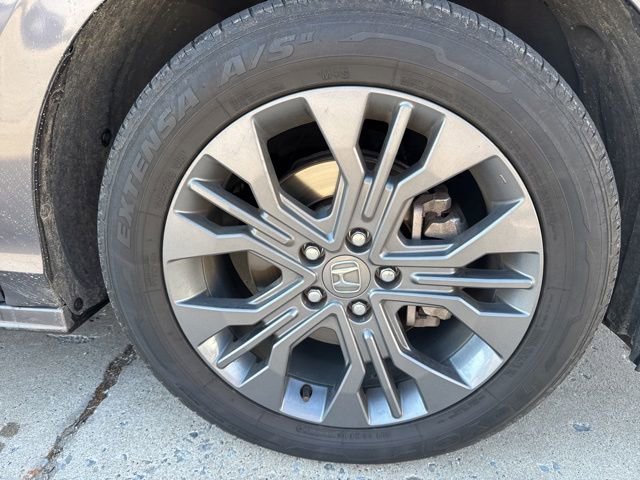 Used 2025 Honda Odyssey Touring image 2