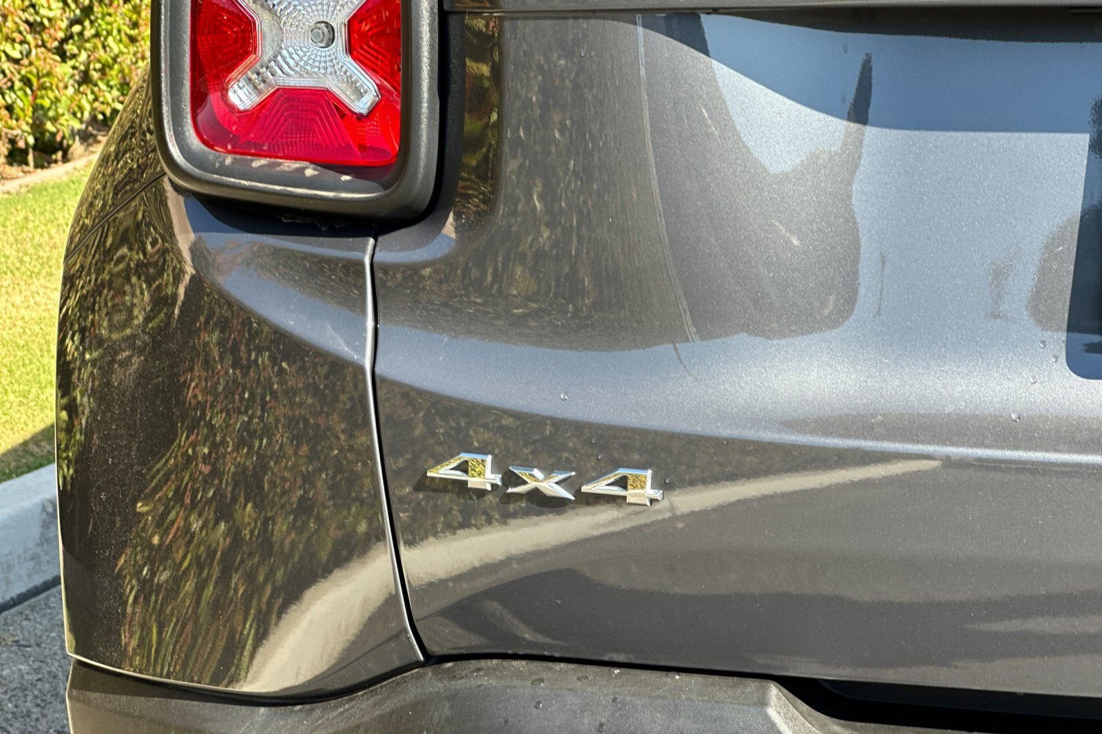 Used 2023 Jeep Renegade Latitude image 29