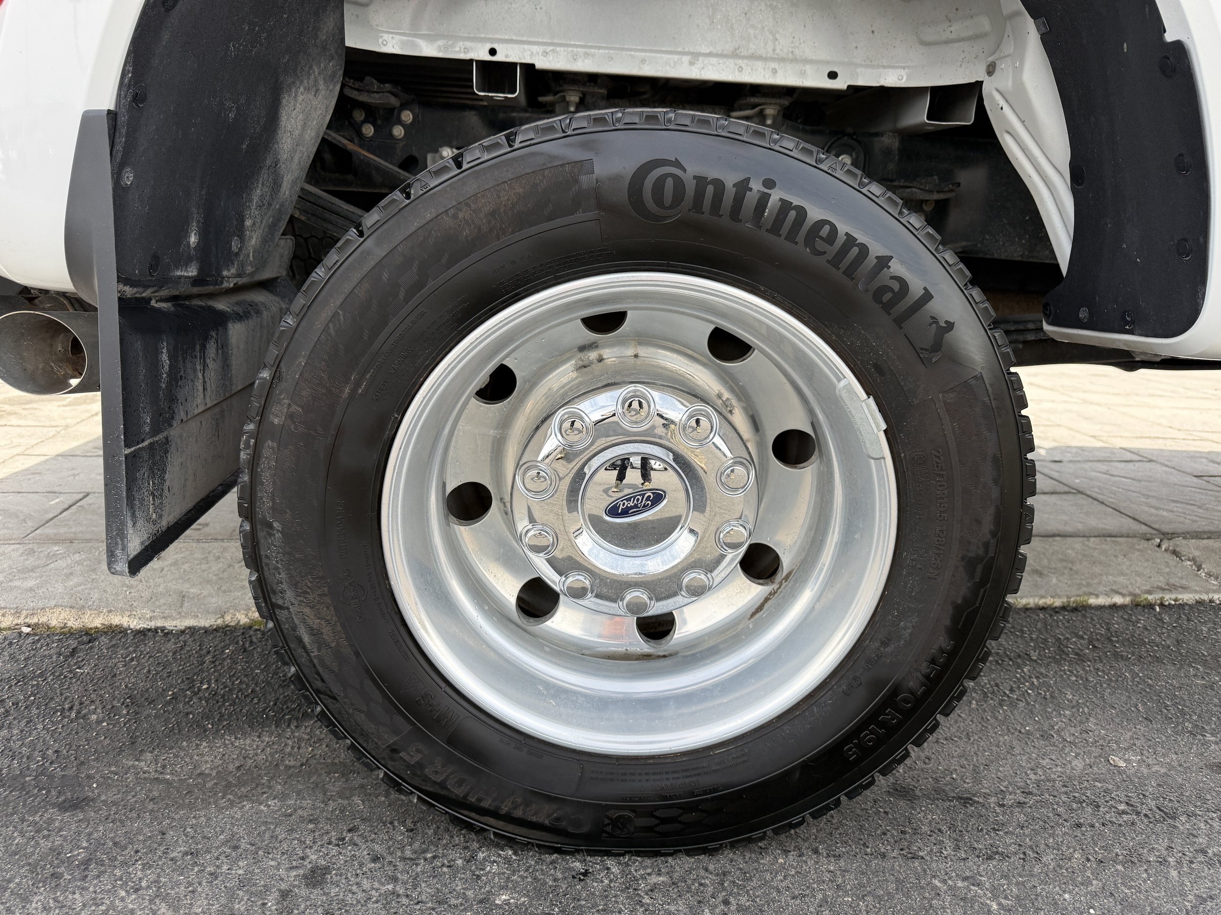 Used 2024 Ford F450 Platinum w/ FX4 Off-Road Package AWD/4WD image 35