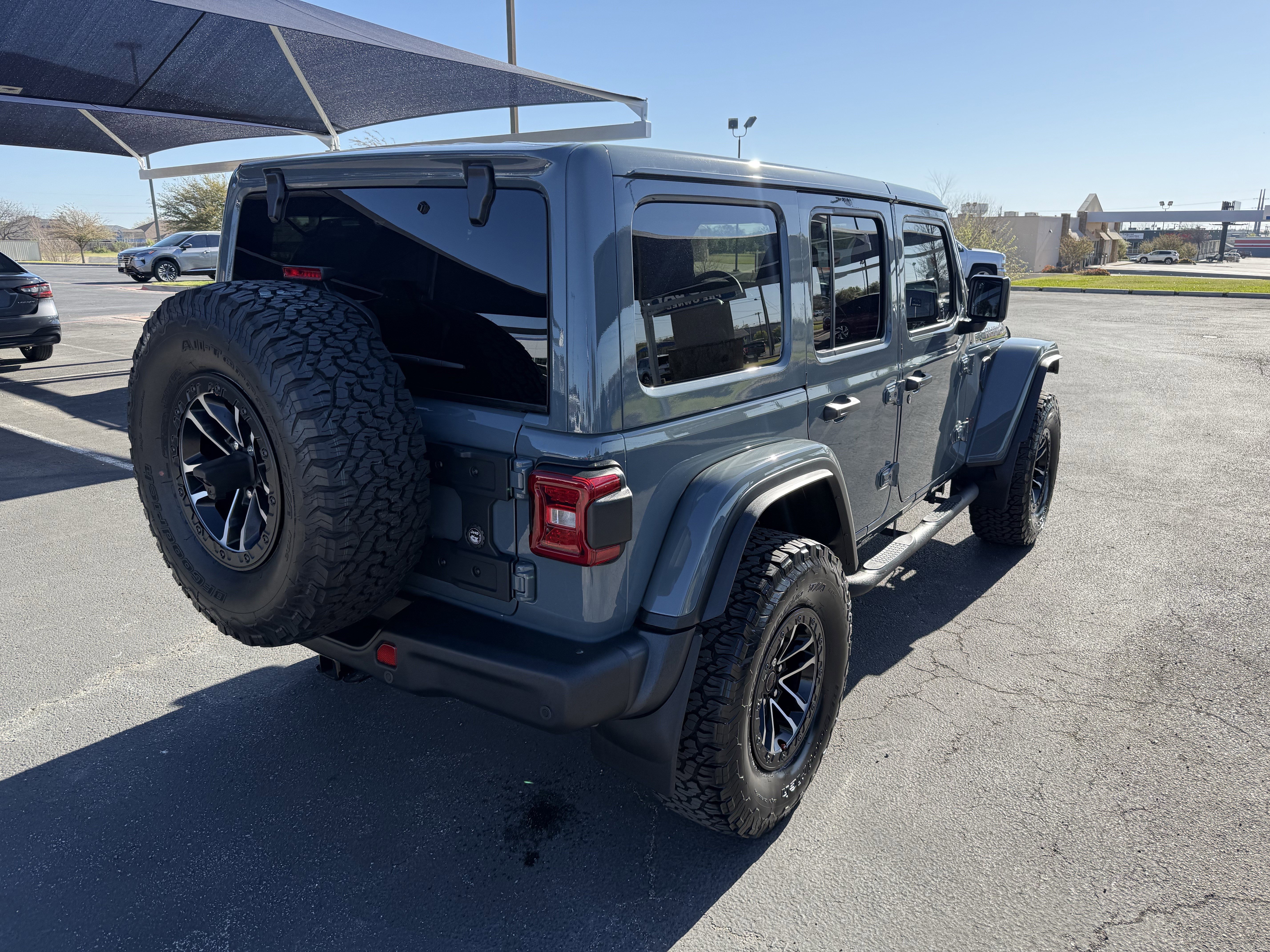 Used 2024 Jeep Wrangler Unlimited Rubicon image 7