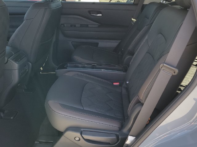 New 2026 Nissan Pathfinder Platinum AWD/4WD image 7