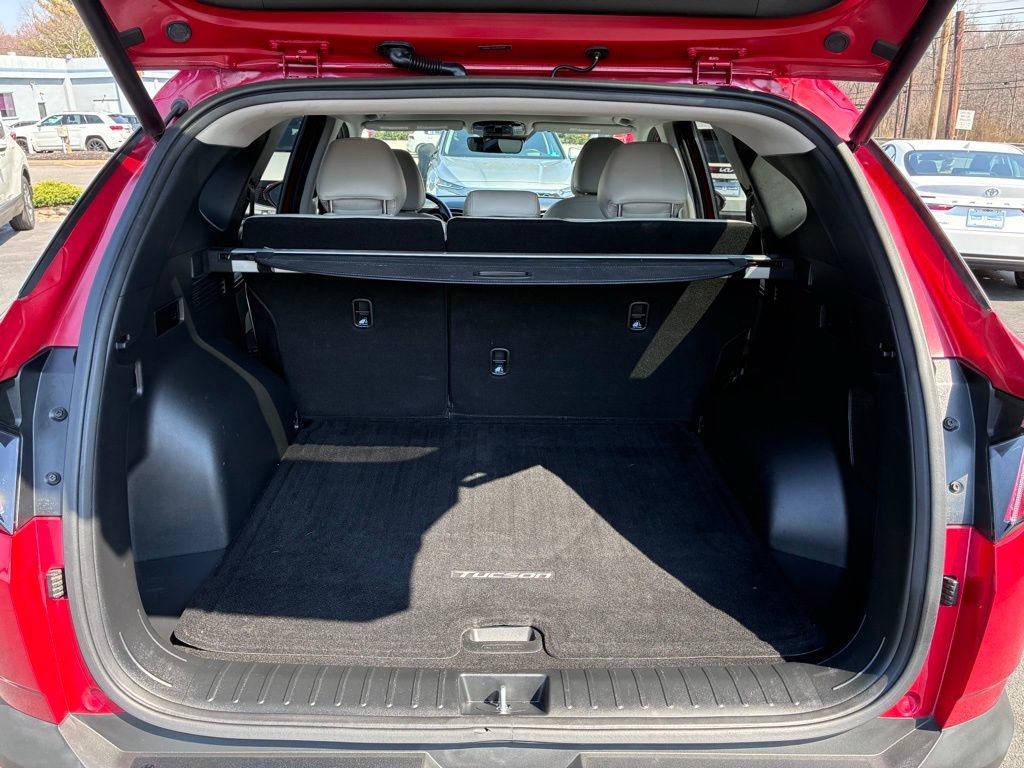 Used 2023 Hyundai Tucson Limited w/ Cargo Package image 12