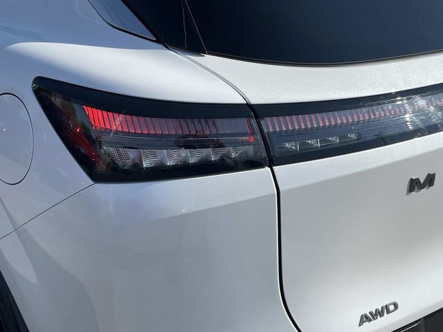 Used 2025 Nissan Murano SV AWD/4WD image 10