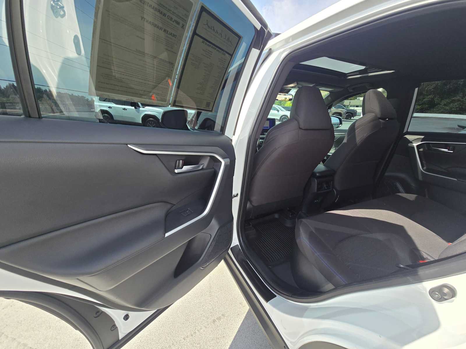 Used 2023 Toyota RAV4 SE w/ Convenience Package AWD/4WD image 15