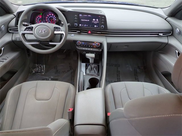 Certified 2022 Hyundai Elantra SEL w/ Preferred Accessory Package image 14