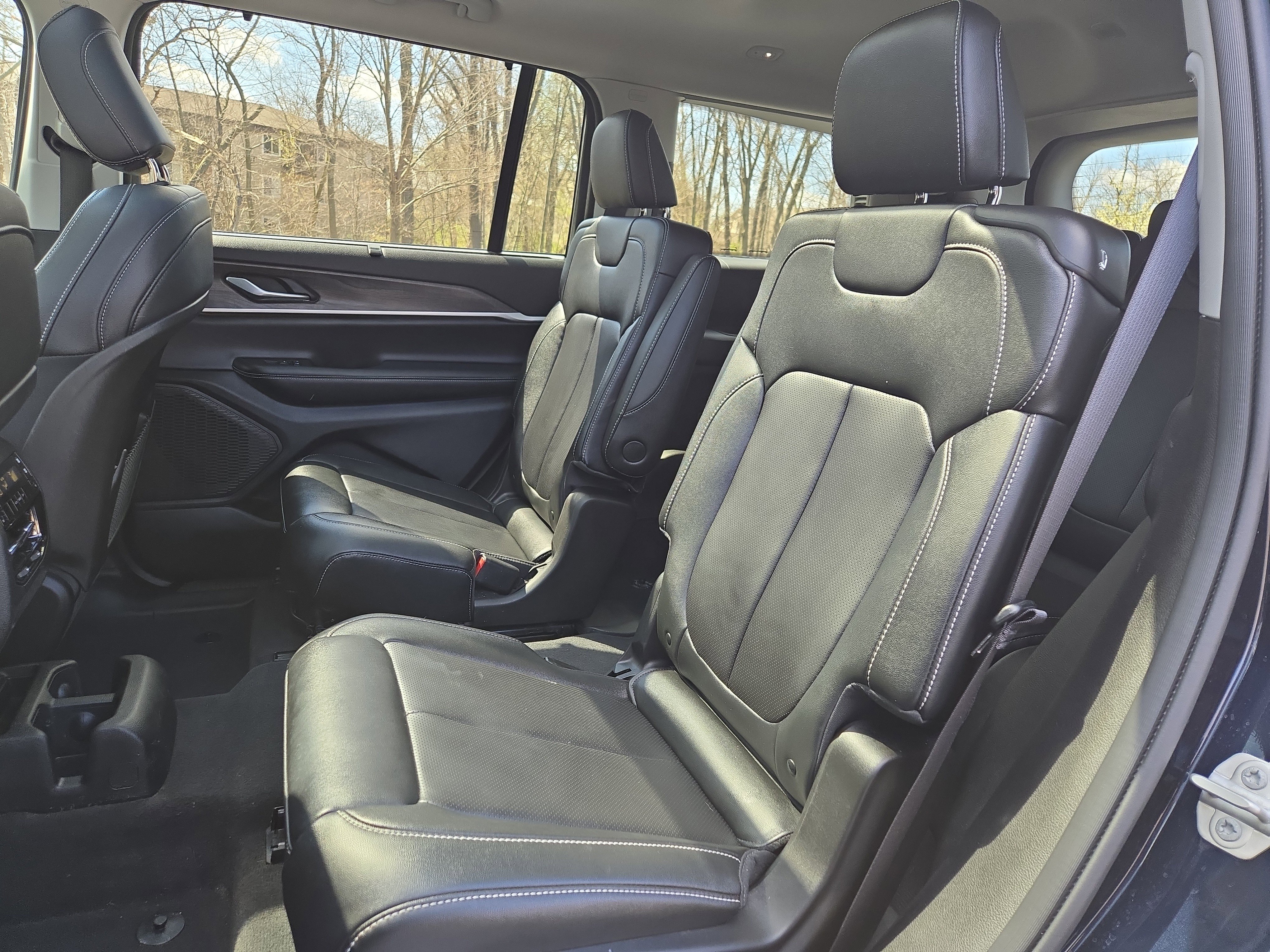 Used 2024 Jeep Grand Cherokee L Limited w/ Luxury Tech Group II image 26