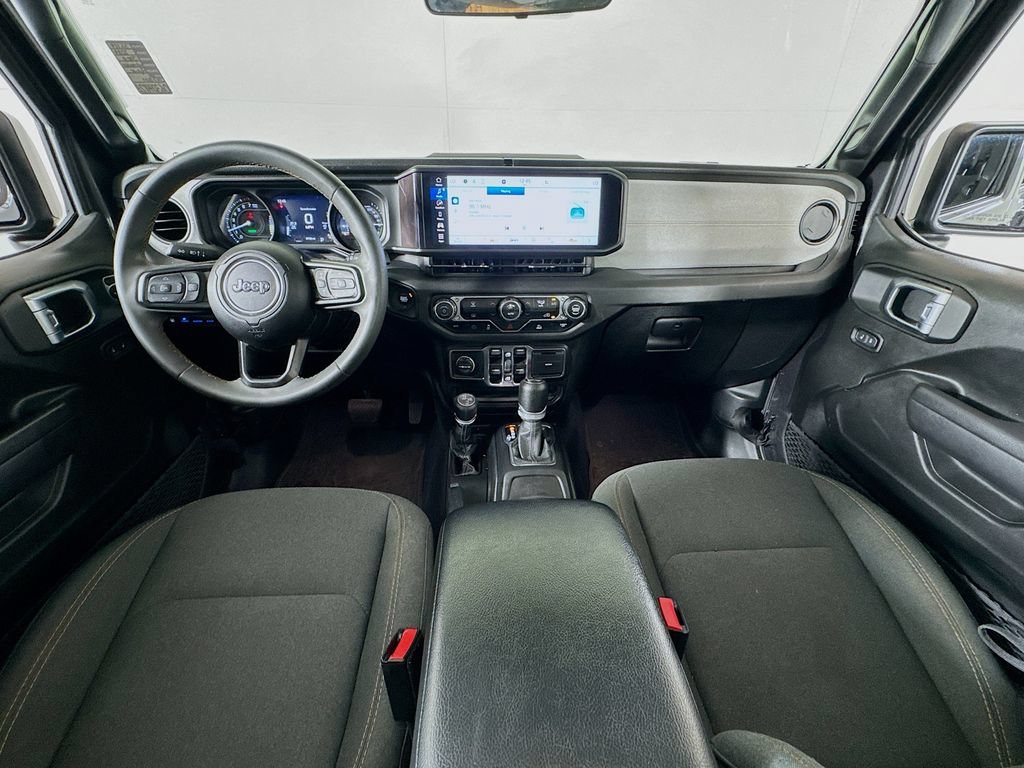 Used 2024 Jeep Wrangler Unlimited AWD/4WD image 26