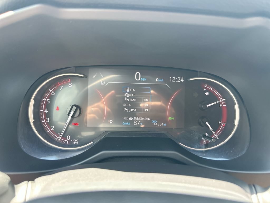 Used 2025 Toyota RAV4 XLE FWD image 22