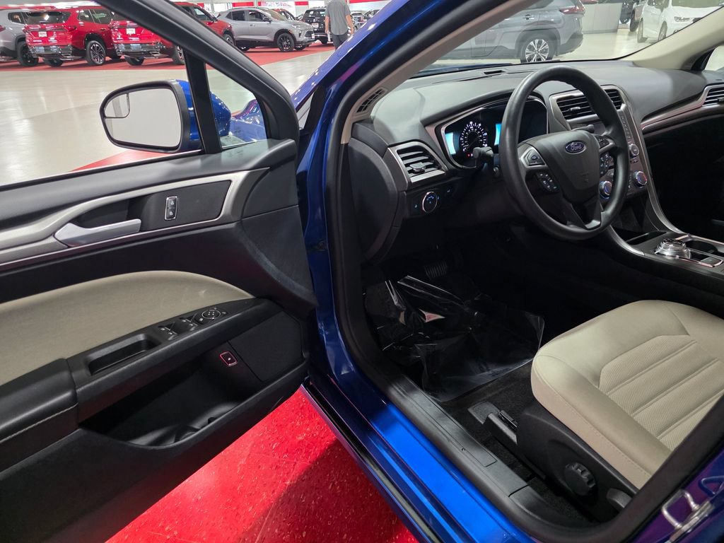 Used 2018 Ford Fusion S FWD image 13