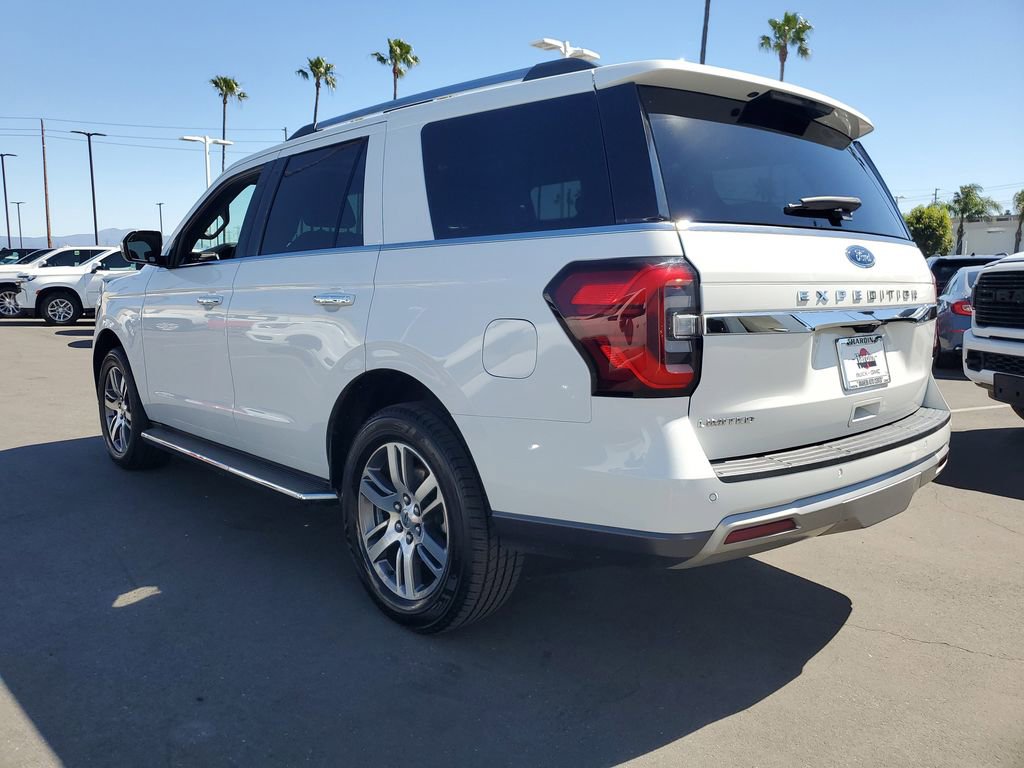 Used 2023 Ford Expedition Limited image 3