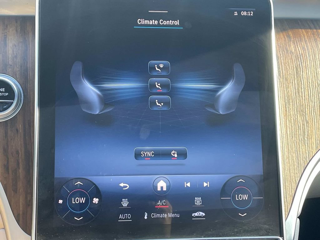 Used 2024 Mercedes-Benz GLC 300 4MATIC image 39