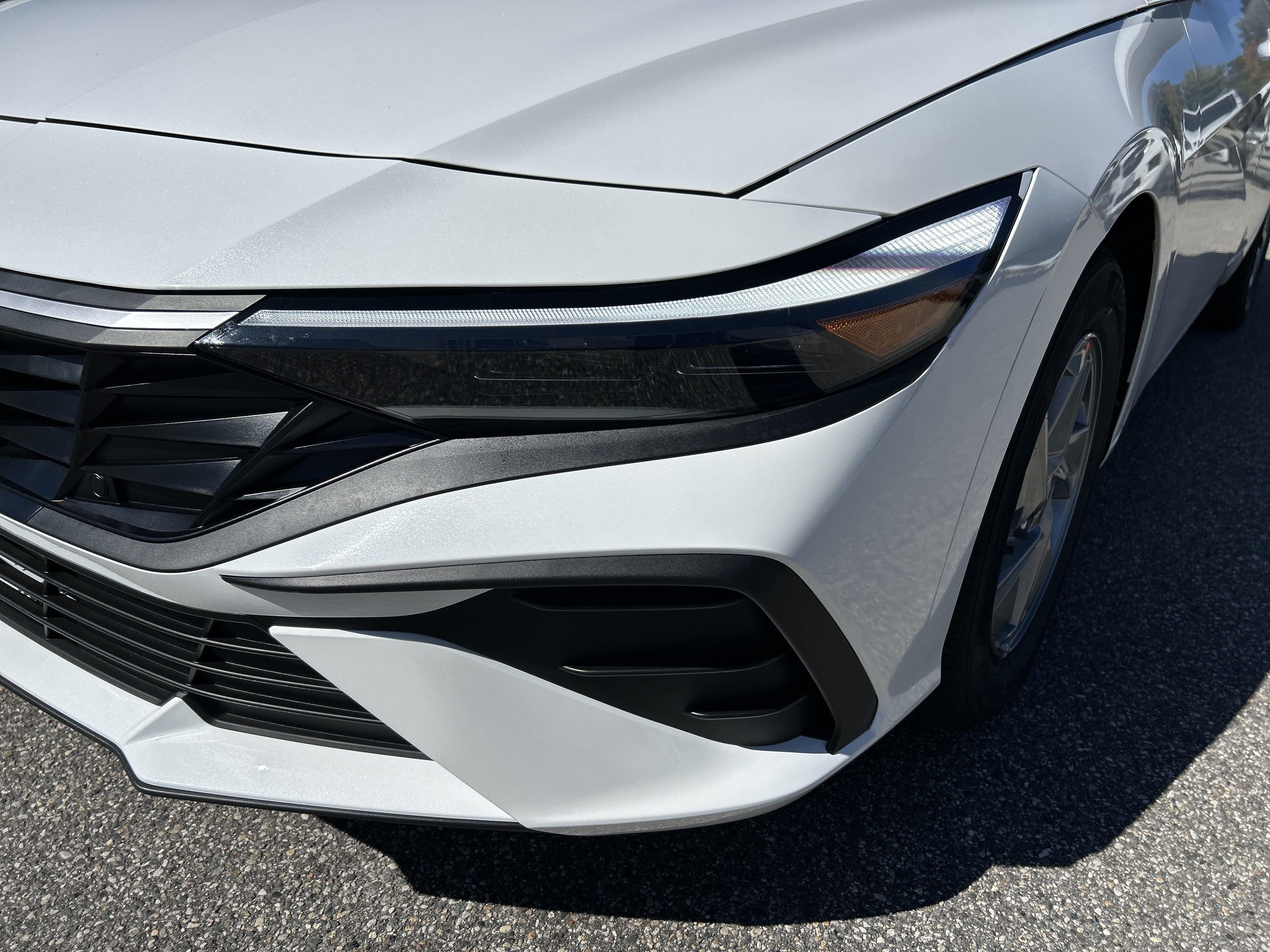 New 2026 Hyundai Elantra SE FWD image 35