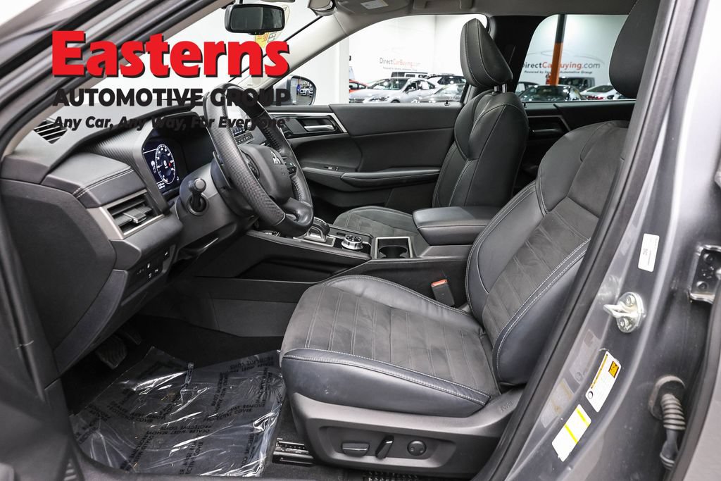 Used 2023 Mitsubishi Outlander SE AWD/4WD image 14