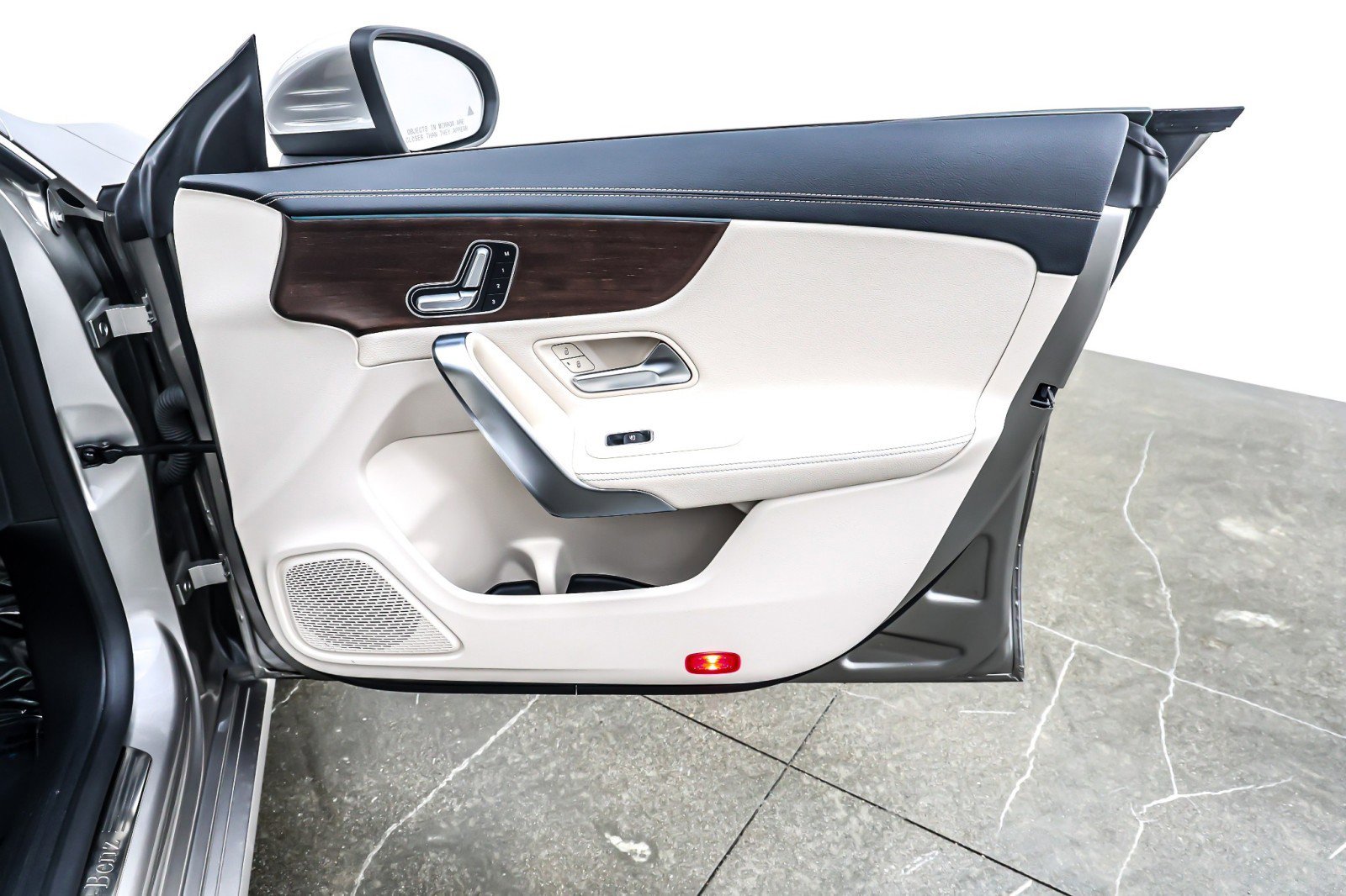 Used 2020 Mercedes-Benz CLA 250 image 24