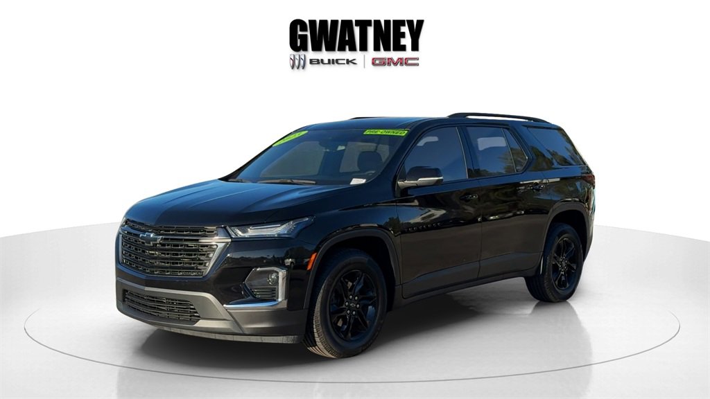 Used 2023 Chevrolet Traverse LT image 3