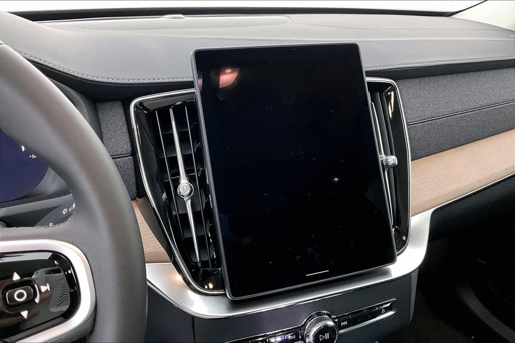 New 2026 Volvo XC90 B5 Plus AWD/4WD image 18