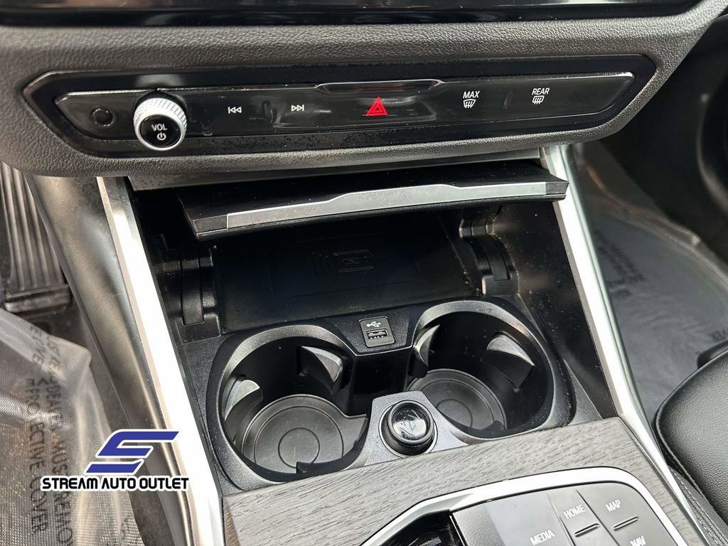 Used 2024 BMW 330i xDrive Sedan w/ Convenience Package image 30