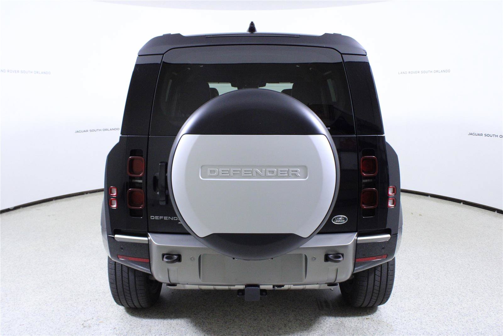 Used 2021 Land Rover Defender 110 X-Dynamic HSE AWD/4WD image 6