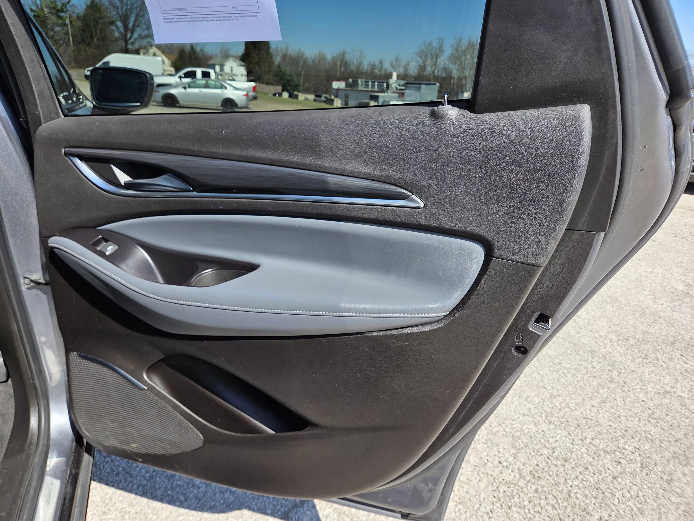 Used 2020 Buick Enclave Essence image 20