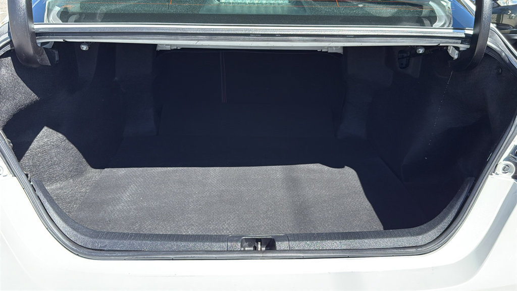 Used 2019 Toyota Camry XSE FWD image 9