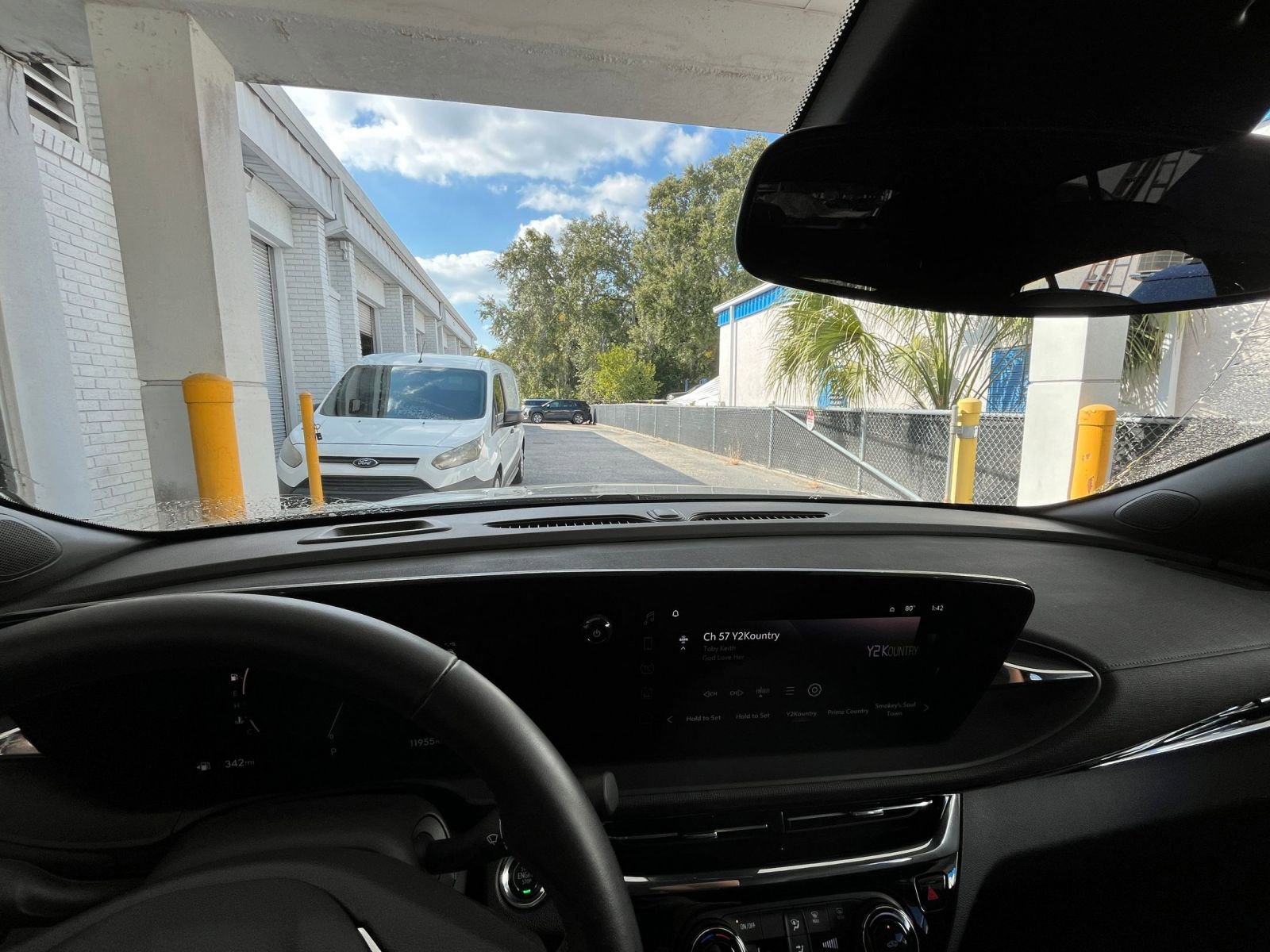 Used 2025 Buick Envista Sport Touring image 33