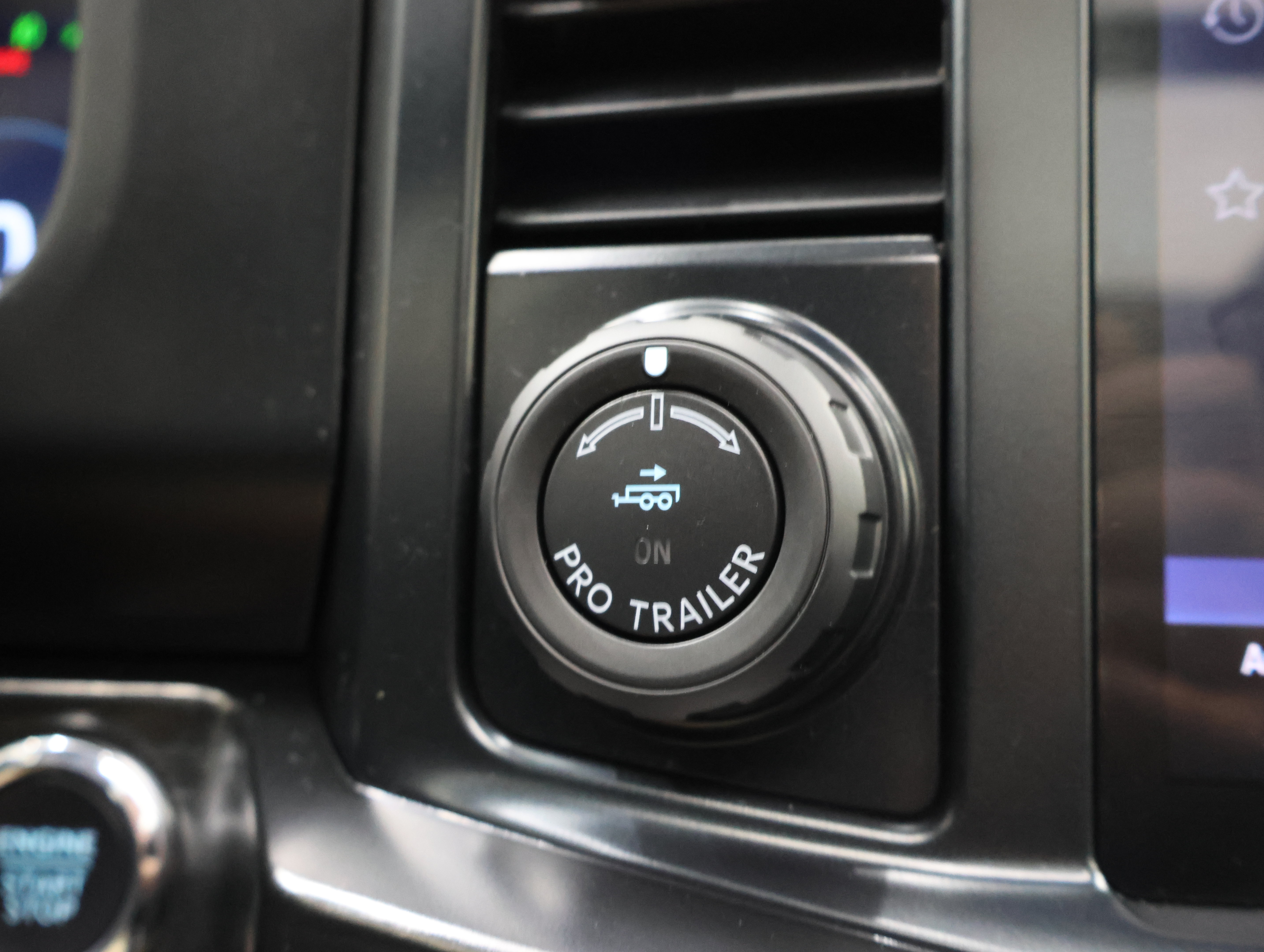 Used 2024 Ford F350 Lariat w/ Lariat Ultimate Package AWD/4WD image 54
