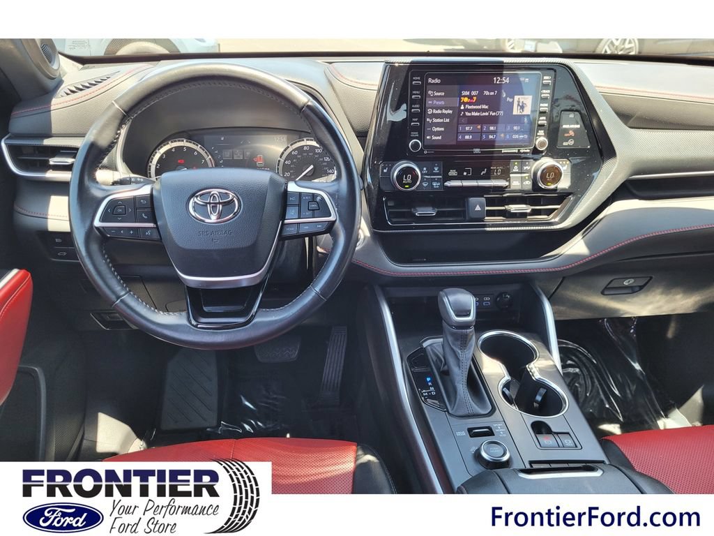 Used 2022 Toyota Highlander XSE AWD/4WD image 8