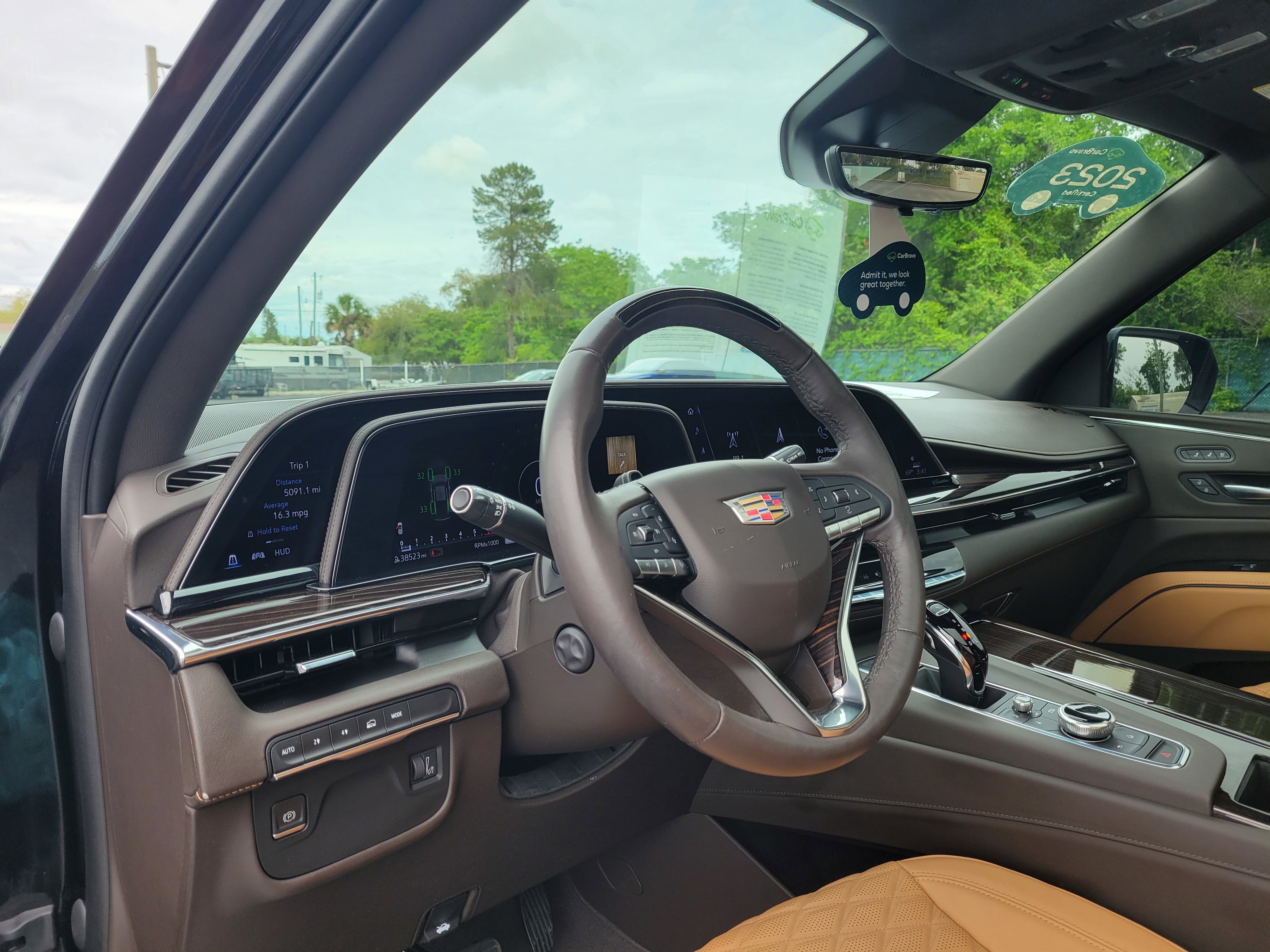 Certified 2023 Cadillac Escalade Premium Luxury AWD/4WD image 30
